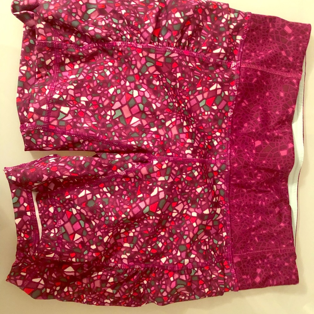 Lululemon short size 6